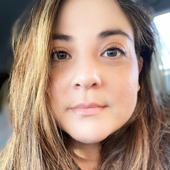 Meet your Posher, Danyelle - Picture 2 of 3